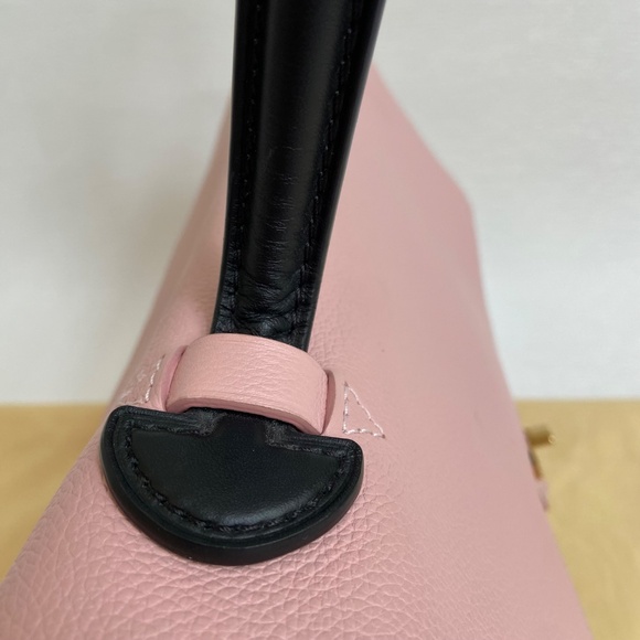 Authentic Louis Vuitton Lockme MM Rose Ballerine Pink w/ Python COA – Rare HTF - Picture 6 of 15